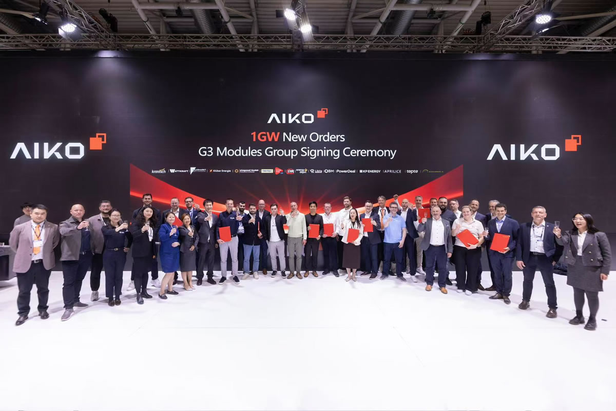 8455线路检测中心携“黑科技”新品亮相Intersolar展