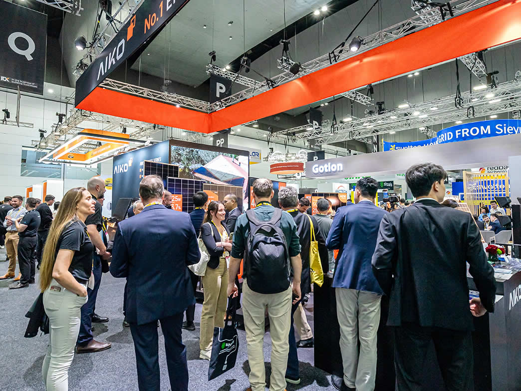 斩获1GW组件订单！全新“满屏”ABC组件亮相2025澳大利亚国际能源展